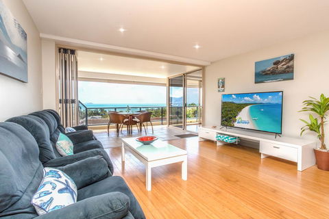 VIEWS ON ELSHEBY - Accommodation Sunshine Coast 0