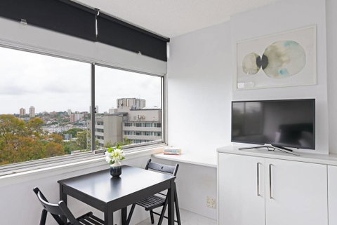 Views To Die For// Studio Rushcutters Bay // Free Parking - Accommodation Sunshine Coast 3