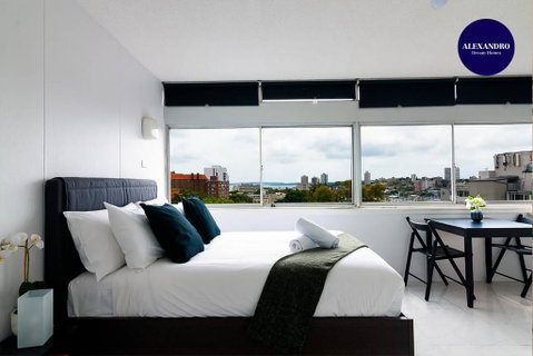 Views To Die For// Studio Rushcutters Bay // Free Parking - Accommodation Sunshine Coast 0