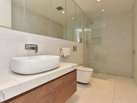 Villa Catania Waterside At Trinity Point - Accommodation Sunshine Coast 3