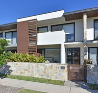 Villa Catania Waterside at Trinity Point - Accommodation Sunshine Coast