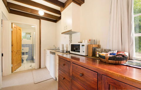 Vineyard Cottages - Accommodation Sunshine Coast 3