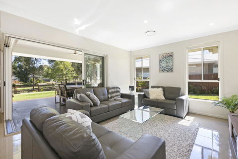 Vino E Golf - Accommodation Sunshine Coast 0