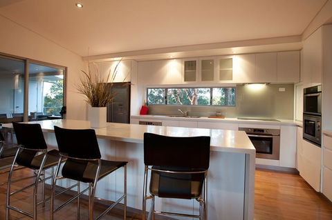 Vintners - More Space For You To Enjoy! - Accommodation Sunshine Coast 3