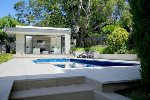 Vue De La Mer Luxury Family Retreat With Tennis Court, Pool, Spa, Water Views - Accommodation Sunshine Coast 2