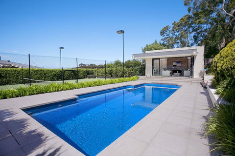 Vue De La Mer Luxury Family Retreat With Tennis Court, Pool, Spa, Water Views - Accommodation Sunshine Coast 3