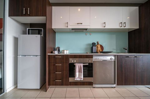 Vue Of The East End-Wifi - Netflix - Nespresso - Accommodation Sunshine Coast 3