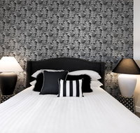 Walk everywhere in the city from a historic home - Accommodation Sunshine Coast