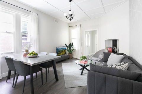 Walk Everywhere In The City From A Historic Home - Accommodation Sunshine Coast 1