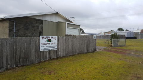 Waratah Falls Holiday Unit - Accommodation Sunshine Coast 2