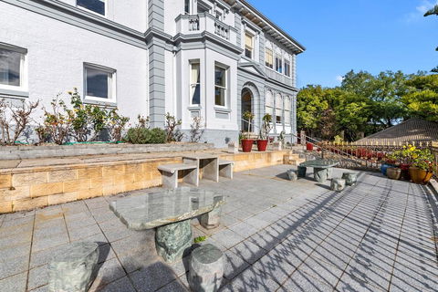 Waratah On York - Accommodation Sunshine Coast 0