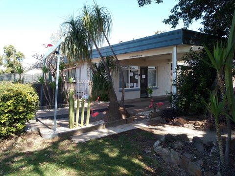 Warren Motor Inn - Accommodation Sunshine Coast 2