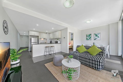 WARRICK FRAM 3 BEDS APT FREE PARKING WALK TO WESTFIELD CLOSE TO HOSPITAL NWF003 - Accommodation Sunshine Coast 0