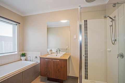 Nautical Rise Torquay - Accommodation Sunshine Coast 20