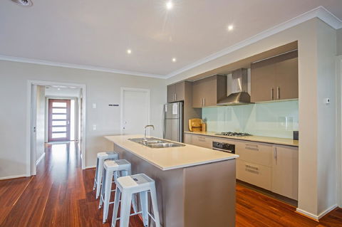 Nautical Rise Torquay - Accommodation Sunshine Coast 6