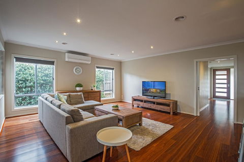 Nautical Rise Torquay - Accommodation Sunshine Coast 0