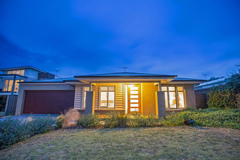 Nautical Rise Torquay - Accommodation Sunshine Coast 2