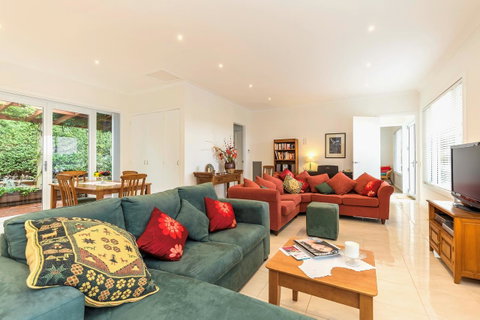 Waybourne- Vineyard And Winery - Accommodation Sunshine Coast 20