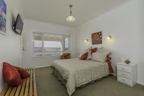 Waybourne- Vineyard And Winery - Accommodation Sunshine Coast 24