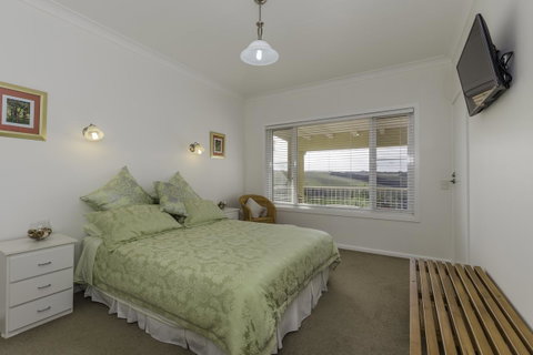 Waybourne- Vineyard And Winery - Accommodation Sunshine Coast 28