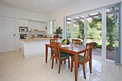 Waybourne- Vineyard And Winery - Accommodation Sunshine Coast 19