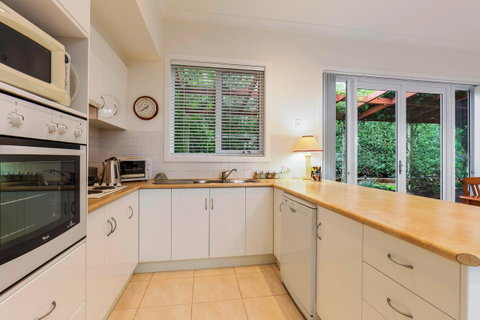 Waybourne- Vineyard And Winery - Accommodation Sunshine Coast 18