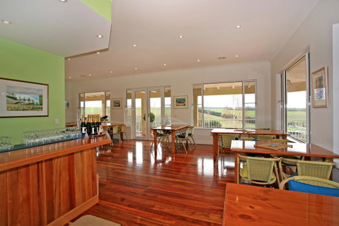 Waybourne- Vineyard And Winery - Accommodation Sunshine Coast 12