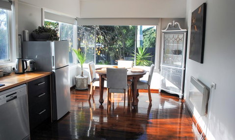 Bed Of Roses - Accommodation Sunshine Coast 37