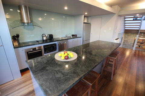 Lorne Luxury - Accommodation Sunshine Coast 10