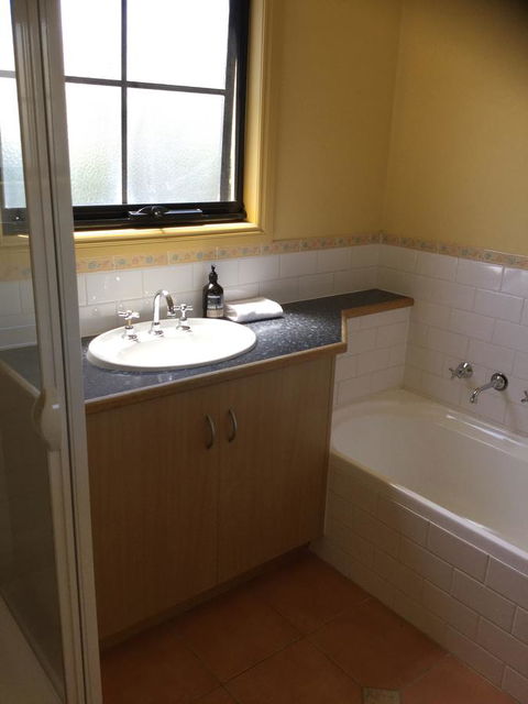 At The Beach Apartments - Accommodation Sunshine Coast 9