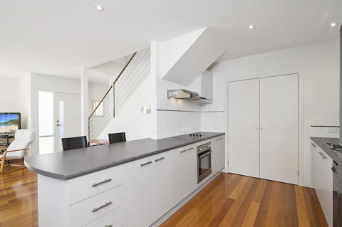 Bask At The Glade - Rejuvenate Stays - Accommodation Sunshine Coast 2