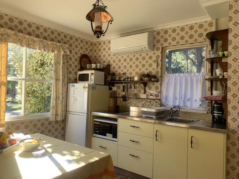 Swan Cove Beachfront - Accommodation Sunshine Coast 3