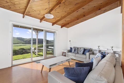 Johanna Seaside Cottages - Accommodation Sunshine Coast 4