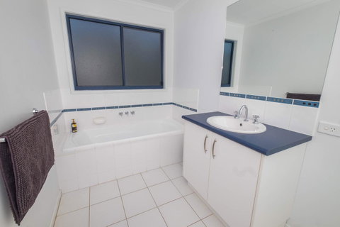 Demure Charm - Accommodation Sunshine Coast 14