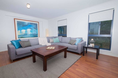 Demure Charm - Accommodation Sunshine Coast 3