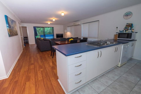 Demure Charm - Accommodation Sunshine Coast 6