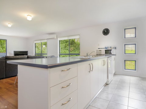 Demure Charm - Accommodation Sunshine Coast 15
