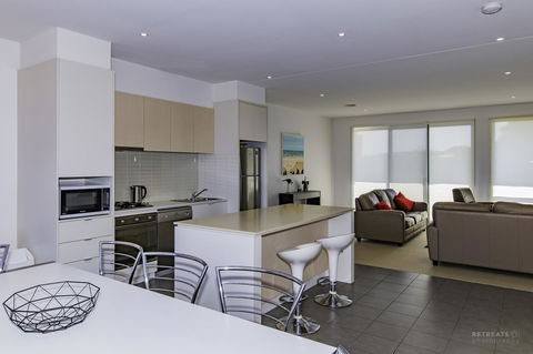 Torquay Golf Retreats - Pool, Beach, Tennis, Golf - Accommodation Sunshine Coast 1