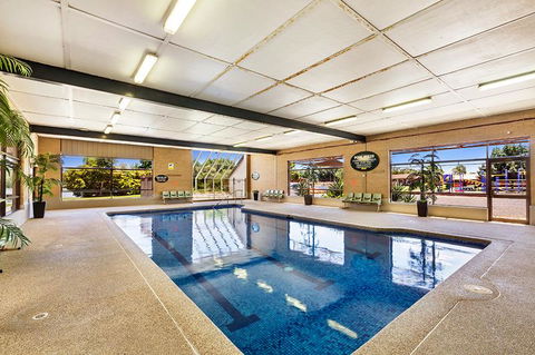 Lakeside Country Club - Accommodation Sunshine Coast 2