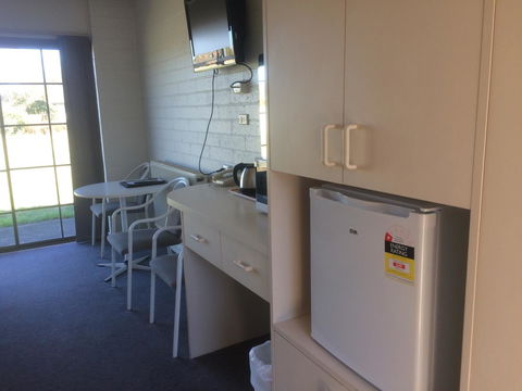 Ambassador Motor Inn - Accommodation Sunshine Coast 8