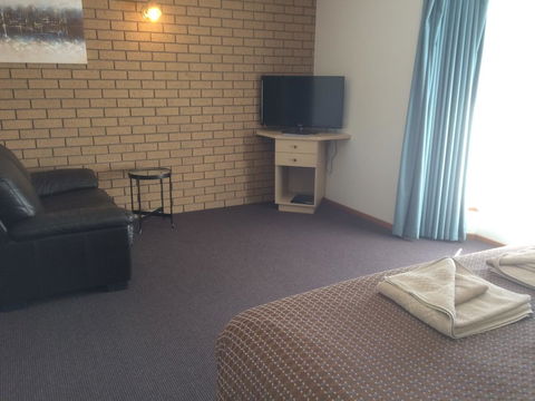 Ambassador Motor Inn - Accommodation Sunshine Coast 15