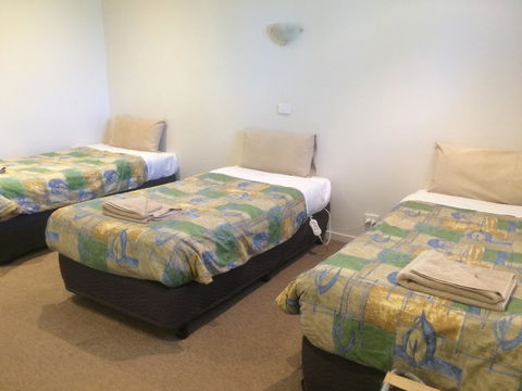 Ambassador Motor Inn - Accommodation Sunshine Coast 1