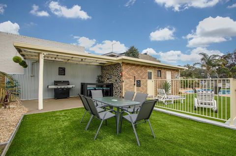 Hybiscus Waterfront Apartments - Accommodation Sunshine Coast 35