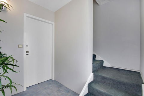 Hybiscus Waterfront Apartments - Accommodation Sunshine Coast 1