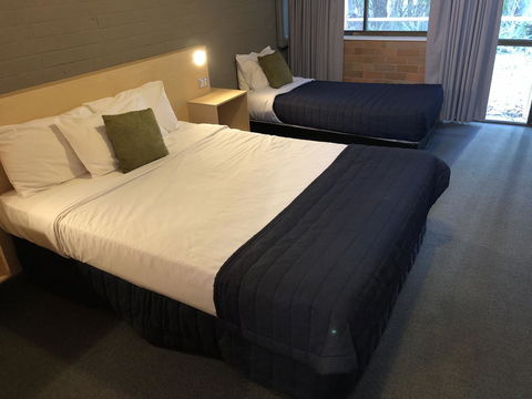 Bribie Island Hotel - Accommodation Sunshine Coast 1