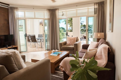 Sea Change Beachfront Apartments - Accommodation Sunshine Coast 5