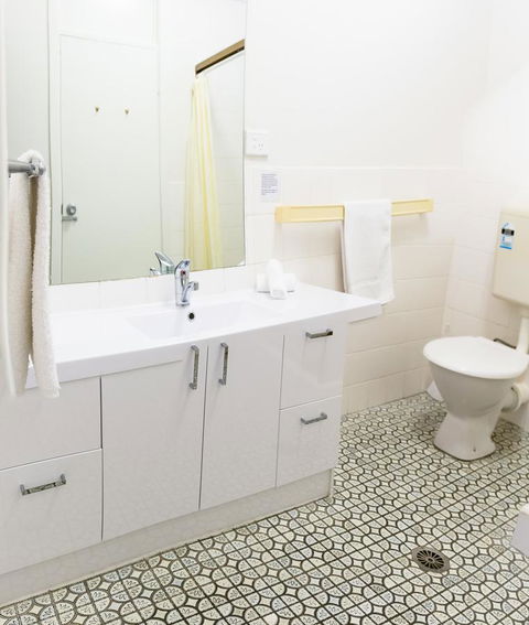 Amaroo On Mandalay, Magnetic Island - Accommodation Sunshine Coast 4