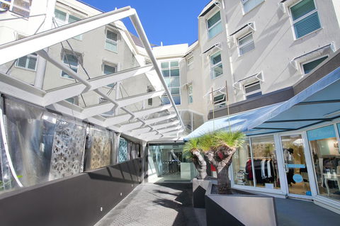 Emerald Noosa - Accommodation Sunshine Coast 2
