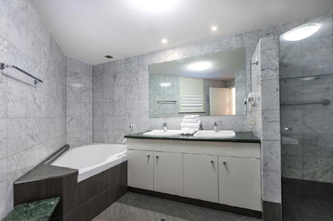 Emerald Noosa - Accommodation Sunshine Coast 10