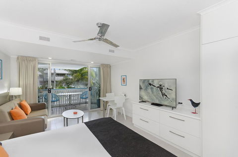 By The Sea Port Douglas - Accommodation Sunshine Coast 19